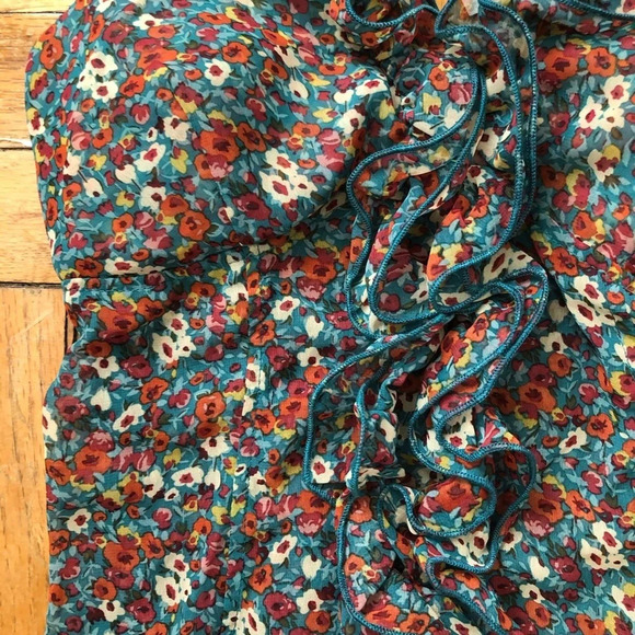 Floral padded halter ruffle top size medium - Picture 6 of 17